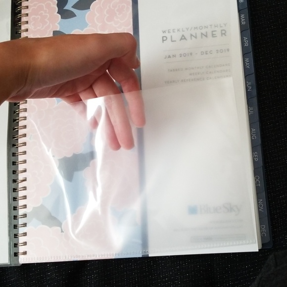 New 2019 weekly/monthly tabbed planner - Picture 3 of 7